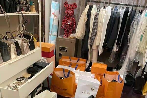 中卫回收一线品牌衣服
